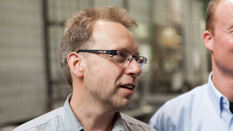 A ZF Friedrichshafen munkatársai konzultáció közben