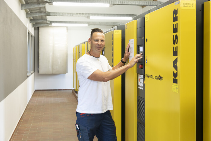 Hat darab EBS csavarfúvó a KAESER KOMPRESSOREN-től.