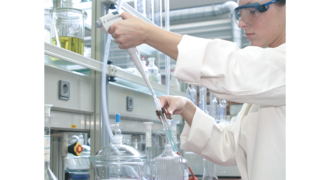 KAESER ipari dugattyús kompresszorok a kutatás és a tudomány területén.